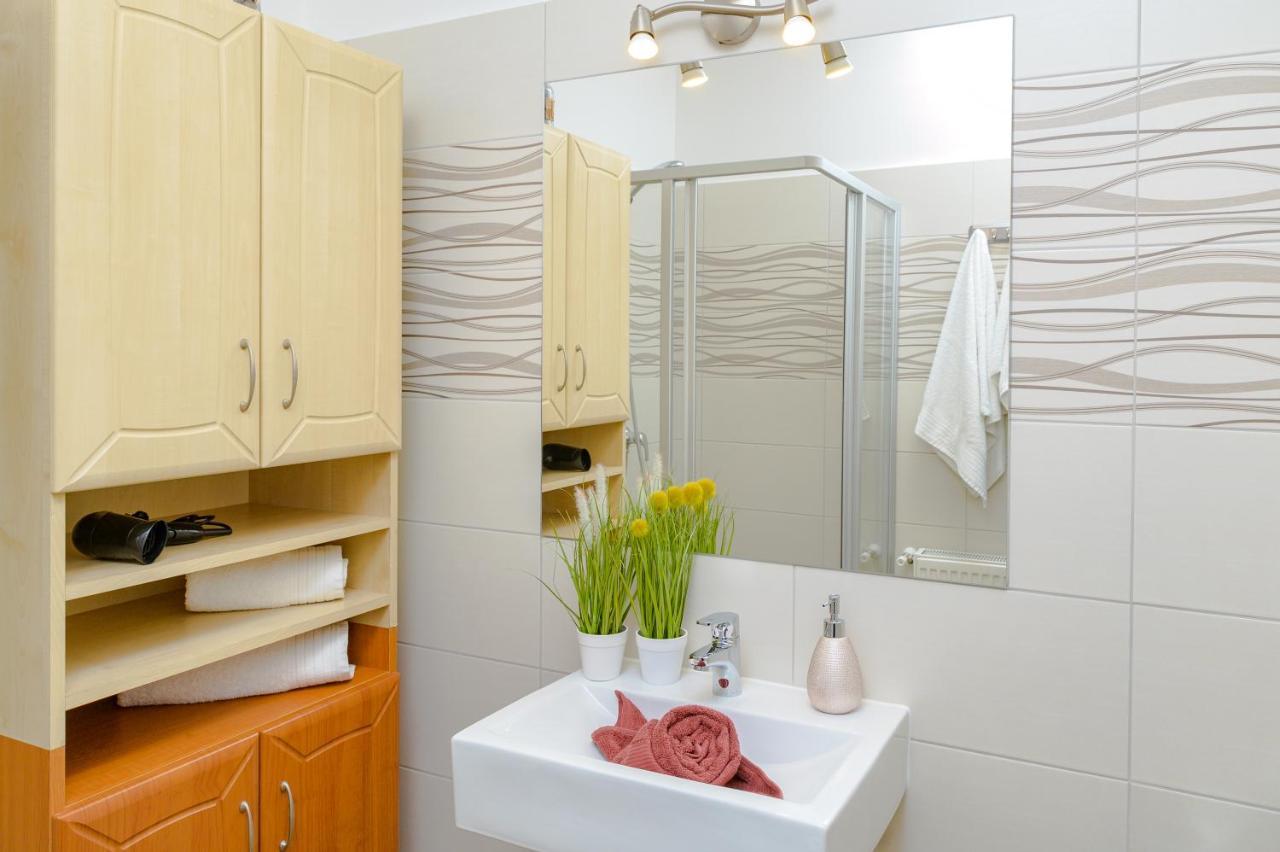 Hajdúszoboszló Illes Apartmanok Ii. מראה חיצוני תמונה