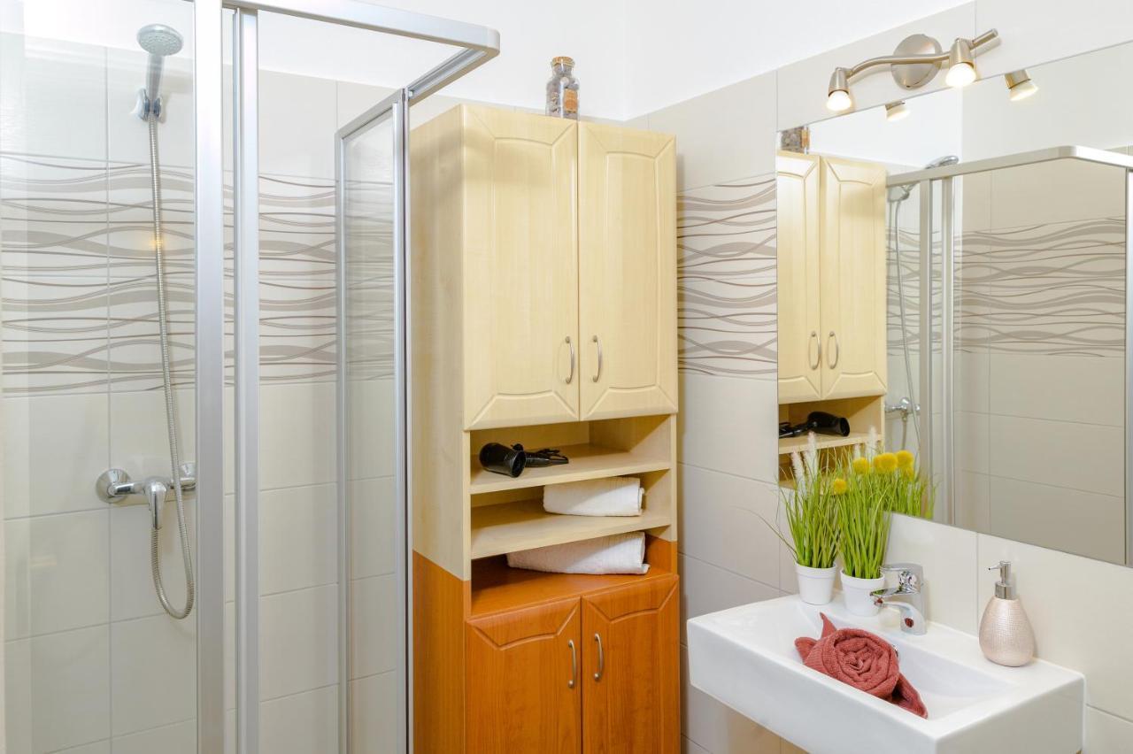 Hajdúszoboszló Illes Apartmanok Ii. מראה חיצוני תמונה