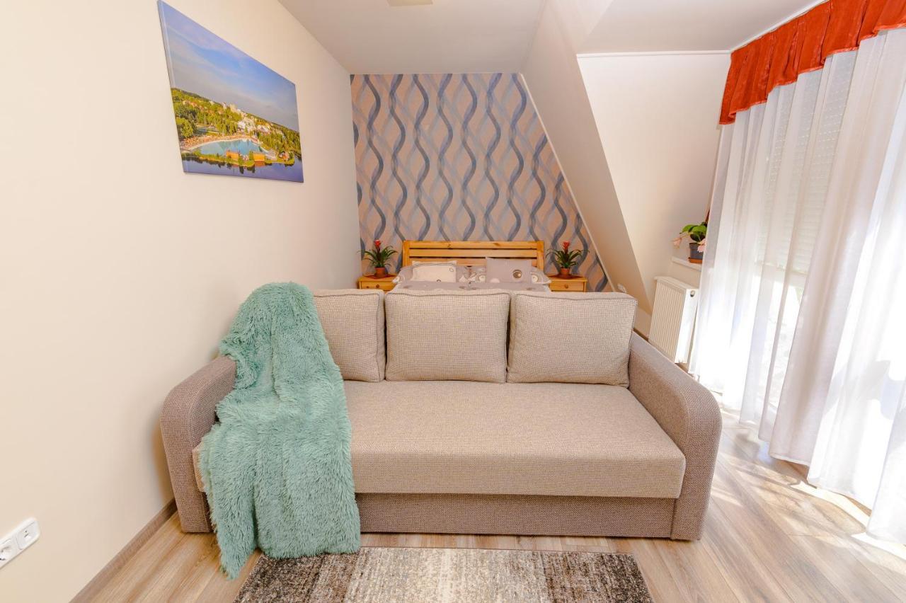 Hajdúszoboszló Illes Apartmanok Ii. מראה חיצוני תמונה