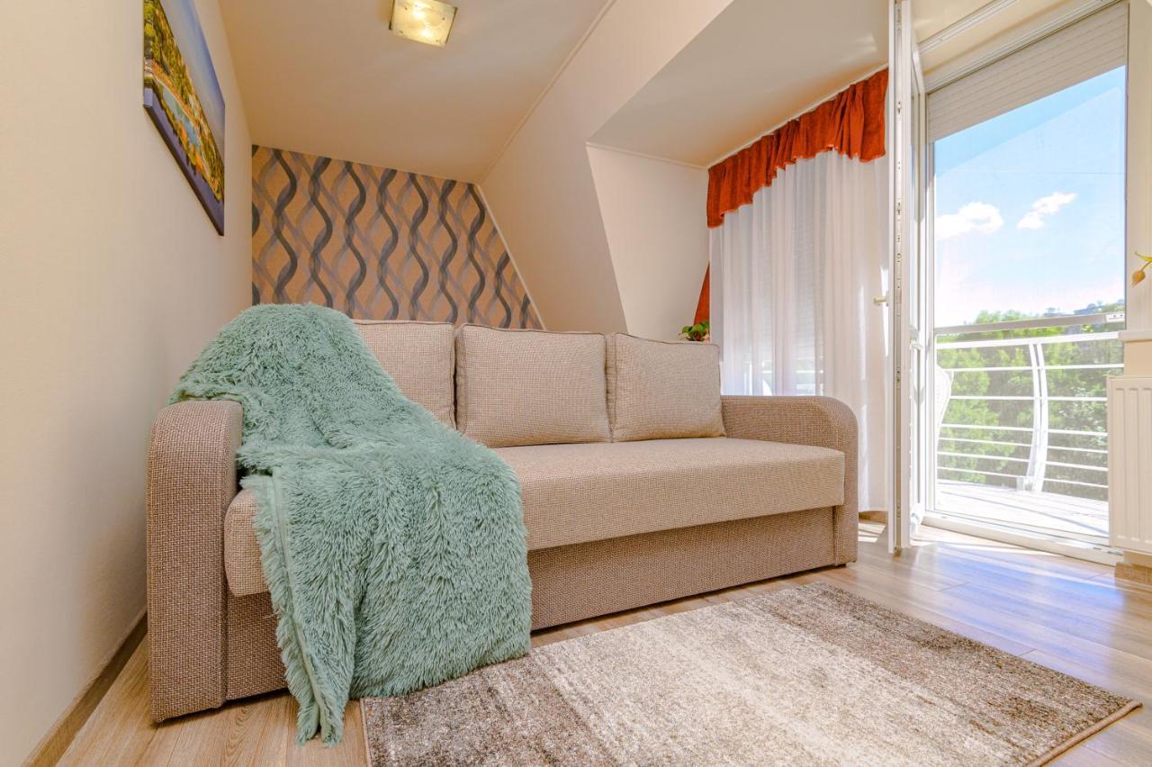 Hajdúszoboszló Illes Apartmanok Ii. מראה חיצוני תמונה
