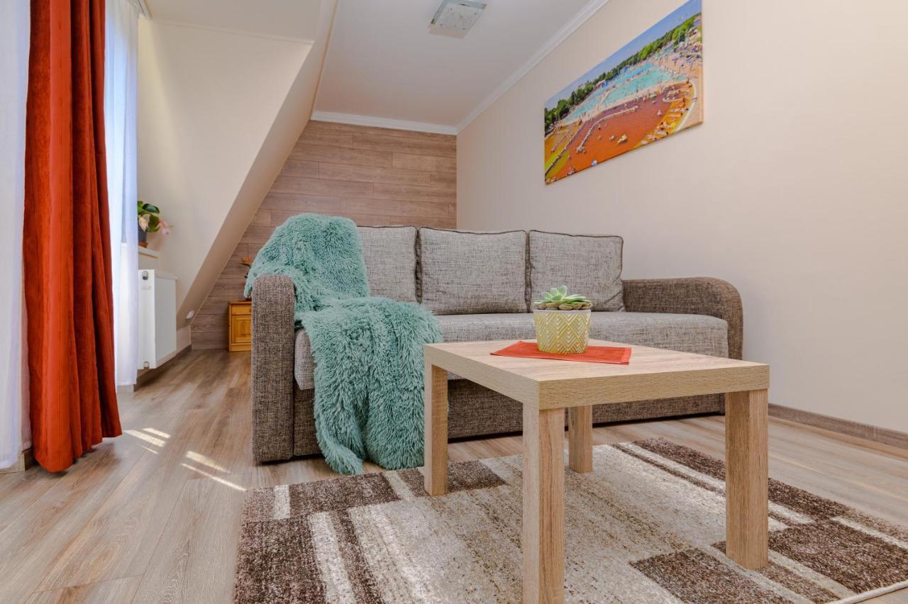 Hajdúszoboszló Illes Apartmanok Ii. מראה חיצוני תמונה