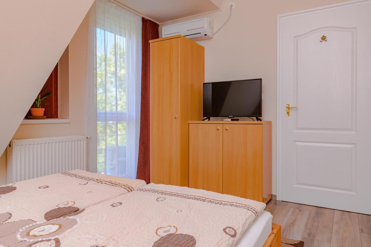 Hajdúszoboszló Illes Apartmanok Ii. מראה חיצוני תמונה