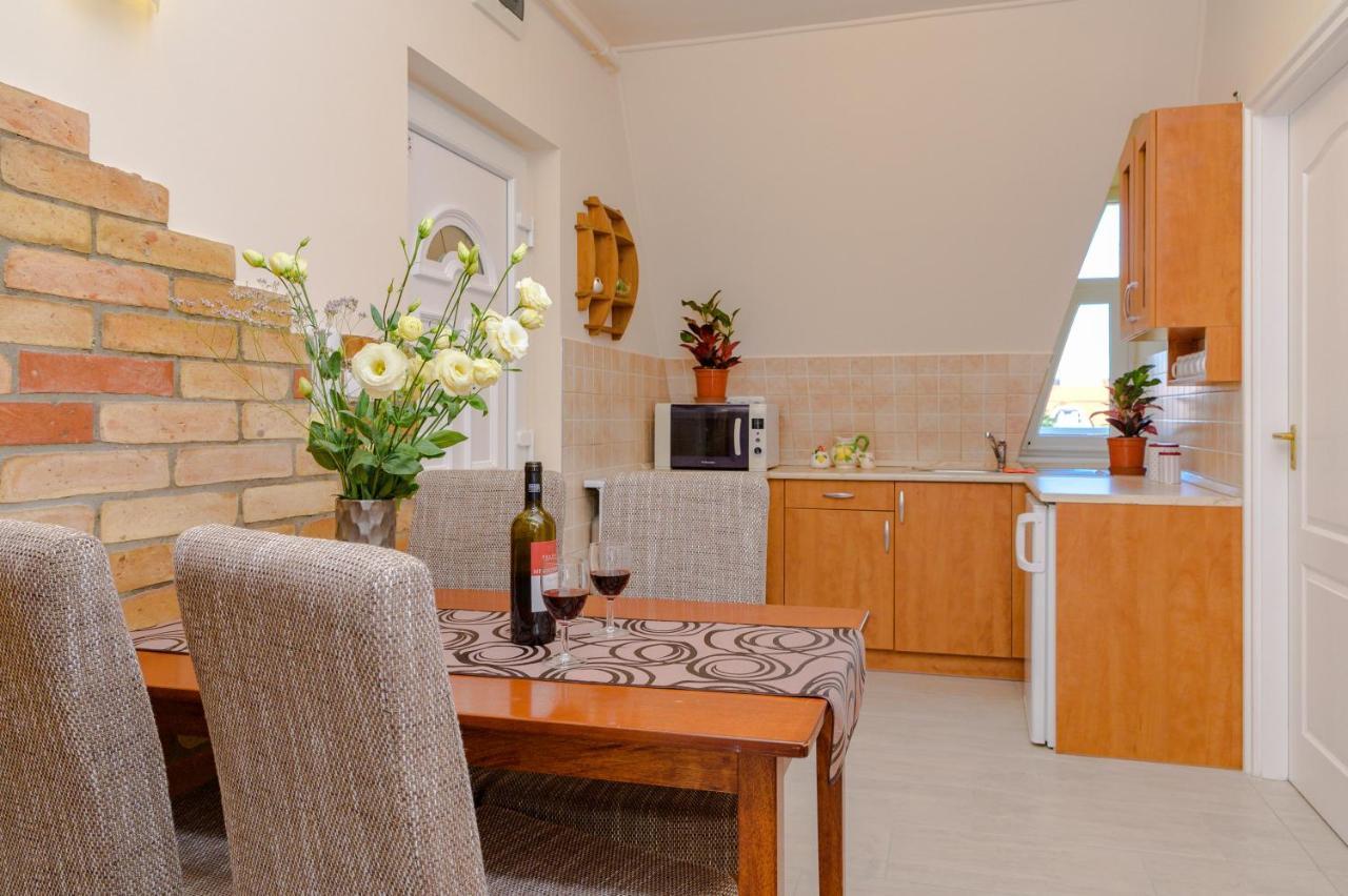 Hajdúszoboszló Illes Apartmanok Ii. מראה חיצוני תמונה